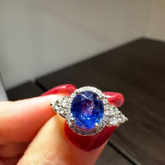 STUNNING 2.23ct sapphire with .28ctw diamonds, set in 18k white gold ring!! - Picture 13 of 17
